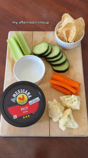 Afternoon cravings handled… La Mexicana style 😋

#SnackTime #Salsa #Queso